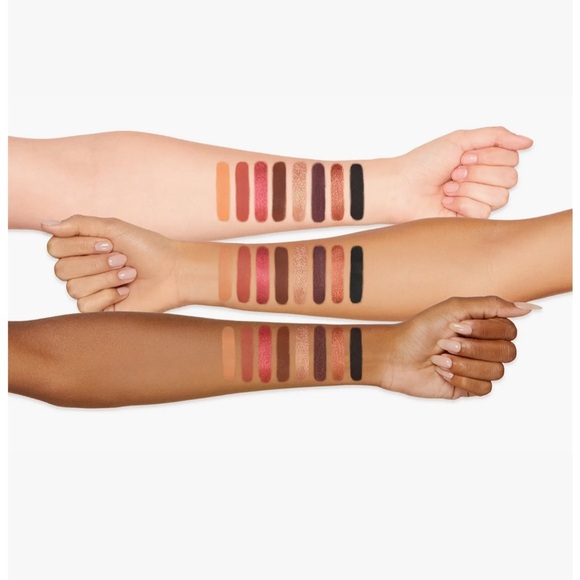 TOO FACED • SECRET SANTA MINI EYESHADOW PALETTE • NIB - Picture 3 of 7